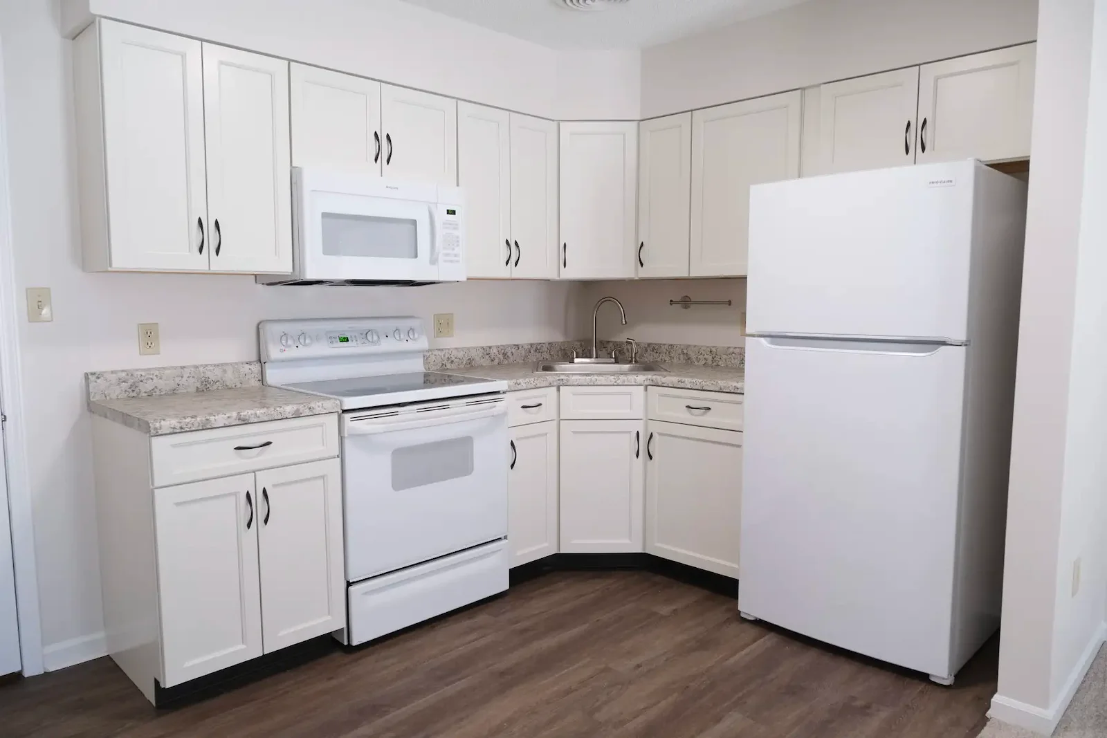 Image of Colonial Oaks Senior Living (7)