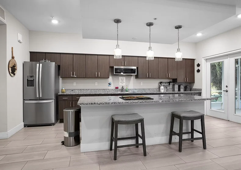 Image of Banyan Cove Apartments (9)