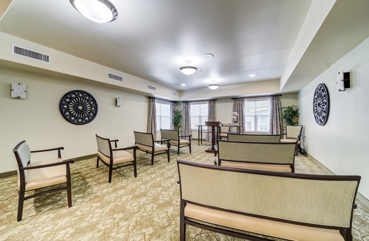 Image of Azalea Estates Gracious Retirement Living (9)