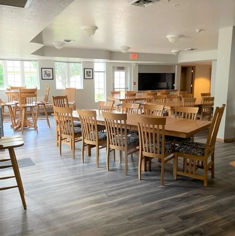 Sugar Creek Apartments independent senior living in Waukee, Iowa dining room