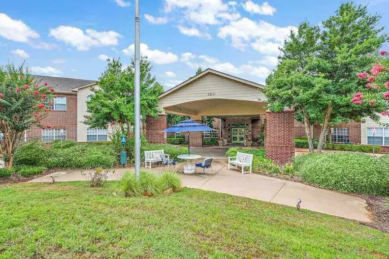 Image of Morada Lake Arlington (1)