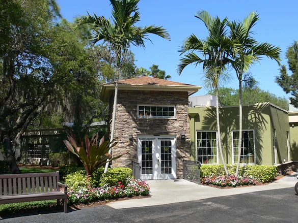 Image of Oak Manor Healthcare & Rehabilitation (1)