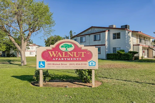 Image of Walnut Apartments (1)
