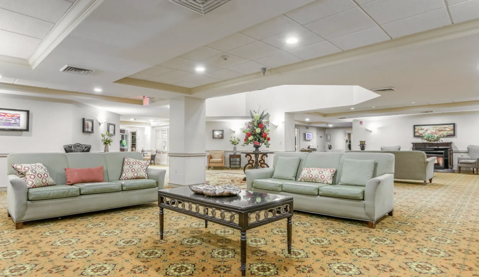 Image of Oakmont Sterling (2)