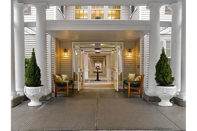 Image of Atria Briarcliffe Manor (2)