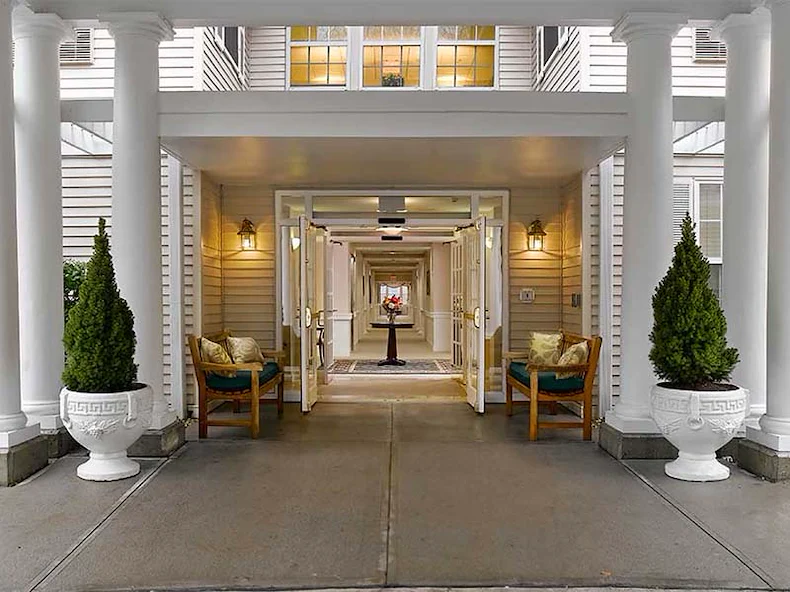 Image of Atria Briarcliffe Manor (2)