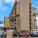 Image of College Park Towers I & II (1)