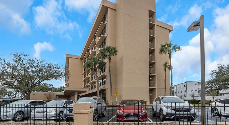 Image of College Park Towers I & II (1)