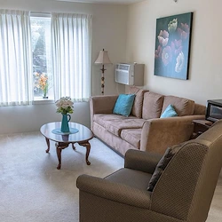 Jordan Oaks Gracious Retirement Living Hawthorn Senior Independent Living in Cary, North Carolina apartment living room