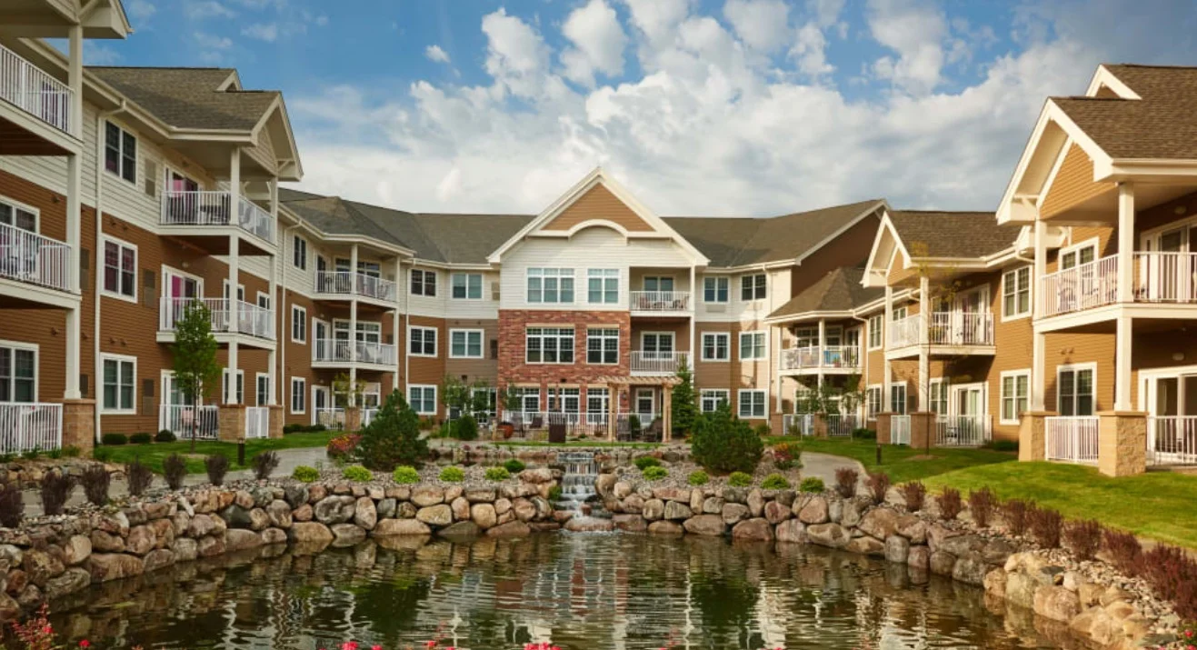 Image of Applewood Pointe of Bloomington at Valley West Cooperative (2)