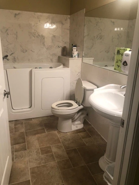 Image of Larry D. McCall Veterans Residential Care Quarters at Crestview (4)