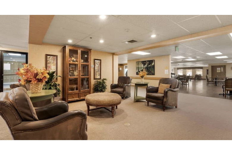 Image of Royal Columbian Retirement Inn (10)