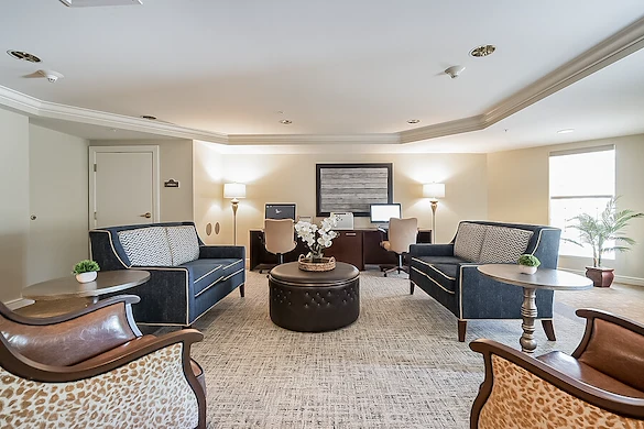 Image of The Collier At Naples (7)