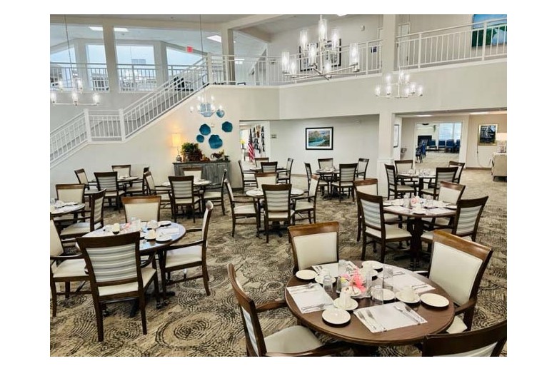Camden Springs Gracious Retirement Living Hawthorn Senior Independent Living in Elk Grove, California dining room