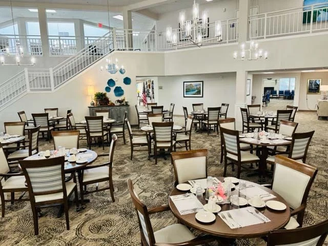 Camden Springs Gracious Retirement Living Hawthorn Senior Independent Living in Elk Grove, California dining room