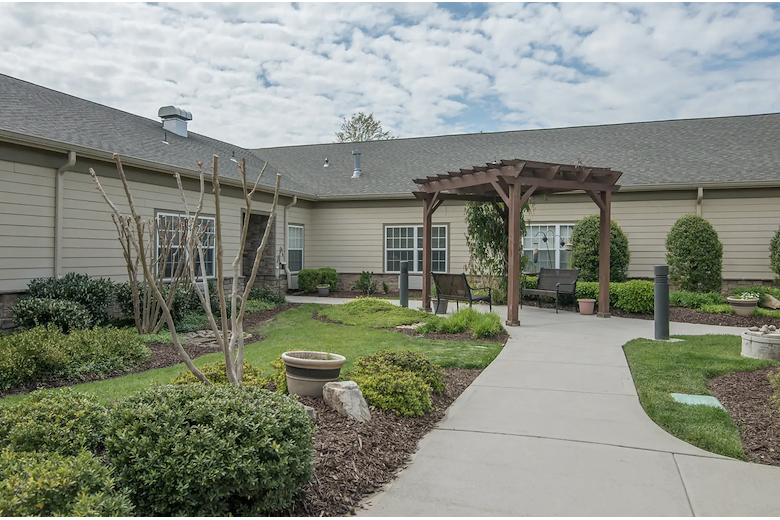 Image of Morning Pointe of Collegedale at Greenbriar Cove (2)