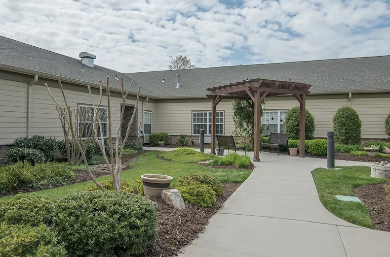 Image of Morning Pointe of Collegedale at Greenbriar Cove (2)