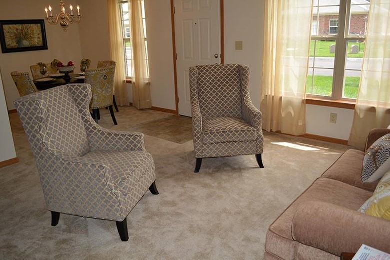 Aster Place Senior Living in Lafayette, IN apartment living room