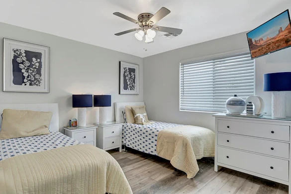 Image of The Valencia Home at 19th Pl. #1 (7)