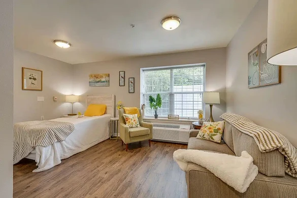 Image of Seven Hills Square Memory Care (6)