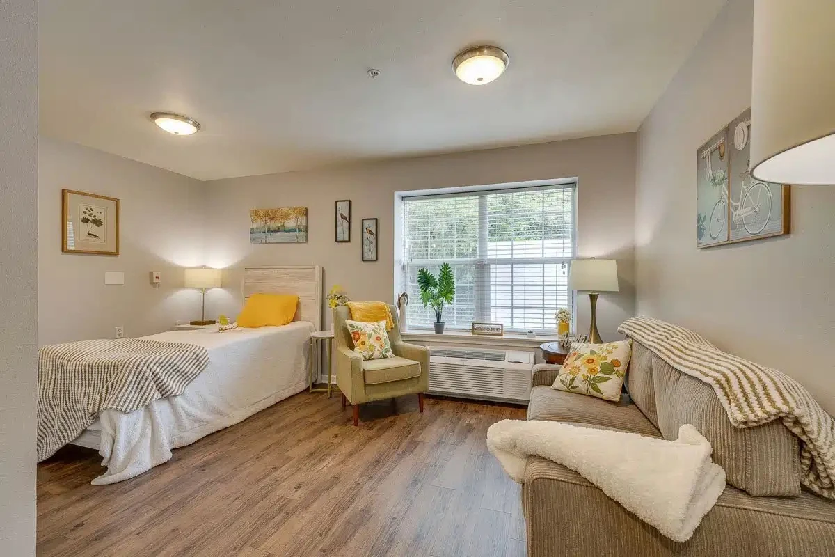 Image of Seven Hills Square Memory Care (6)