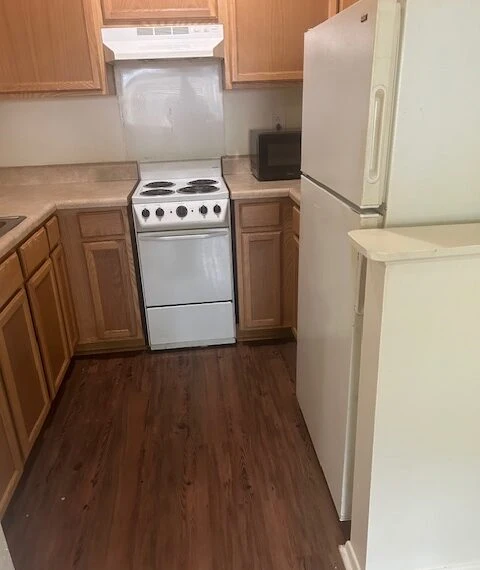 Image of Elmhurst Apartments (3)