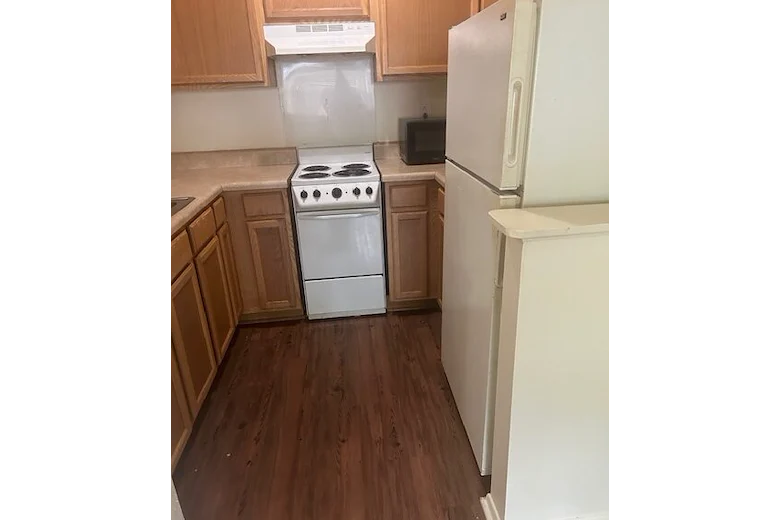 Image of Elmhurst Apartments (3)