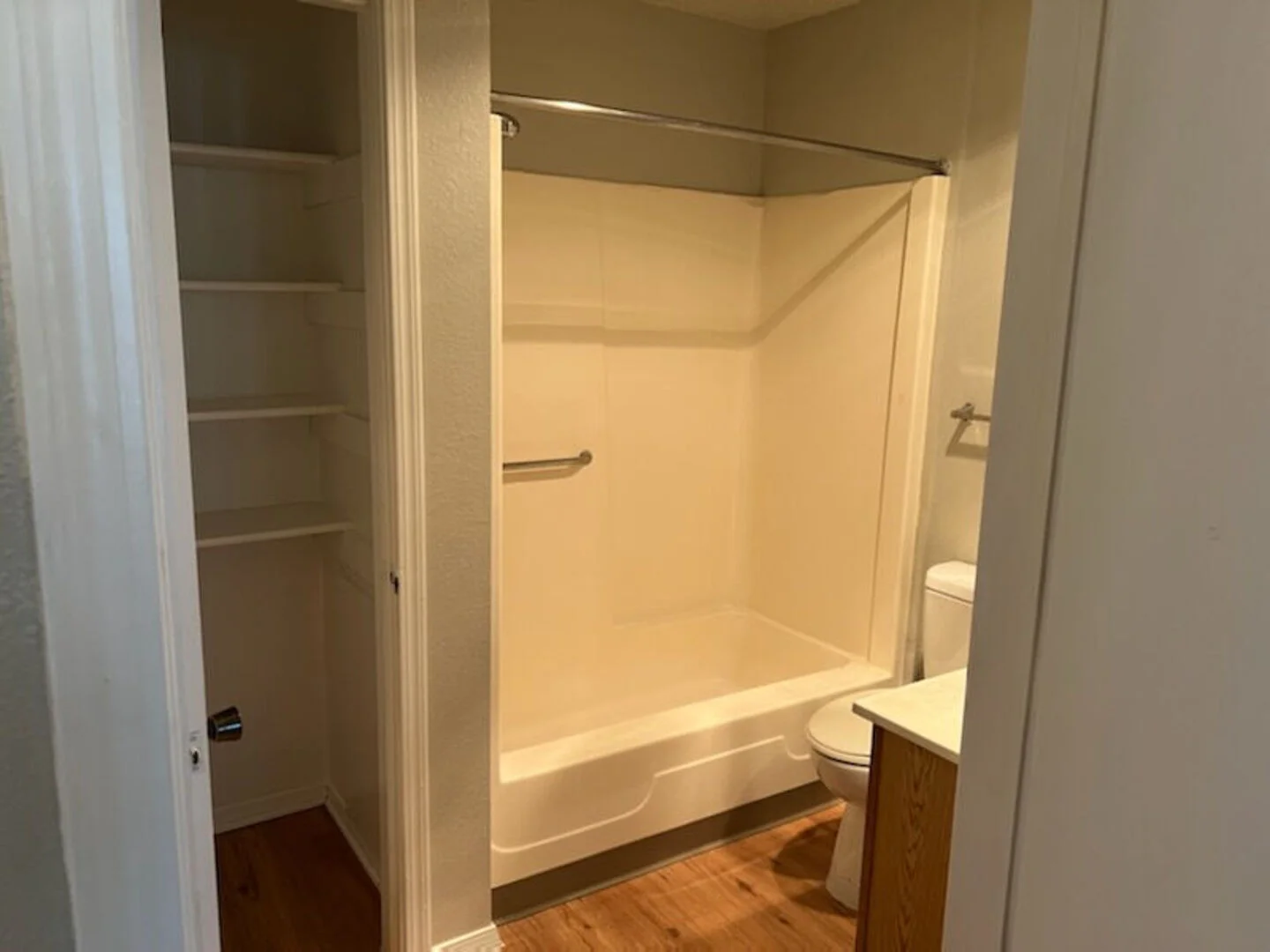 Image of West Edison Plaza Apartments (8)