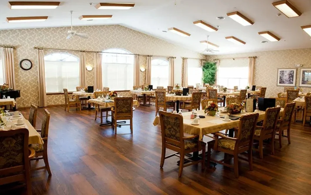 Rosewalk at Lutherwoods Assisted Senior Living in Indianapolis, IN dining room