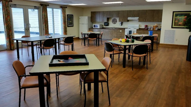 Image of Oak Park Place - Menasha (4)