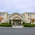 Avamere at Moses Lake senior living community offering independent living, assisted living, and respite care in Moses Lake, WA, front exterior
