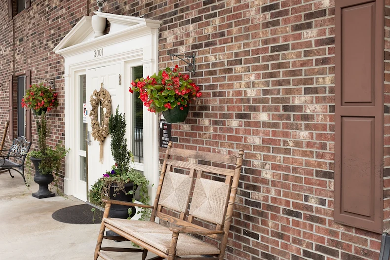 Image of White Oak Manor - Columbia (2)