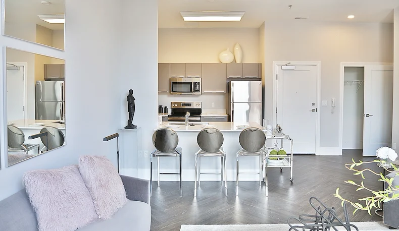 Image of The James of Ferndale (6)