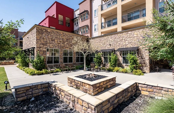 Alexis Estates Gracious Retirement Living by Hawthorn Senior Living, independent living in Allen, TX, rear exterior and outdoor gathering area