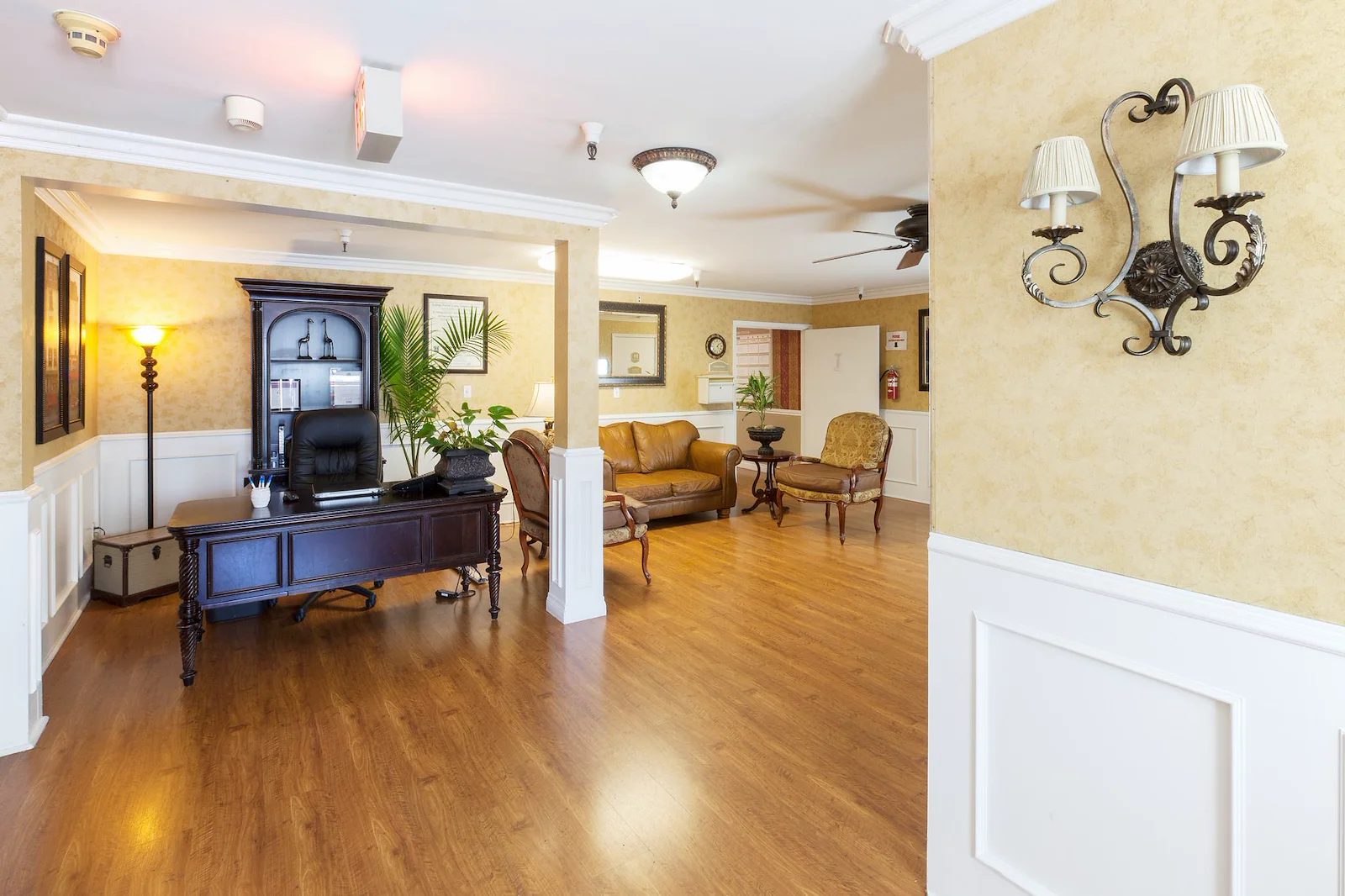 Image of La Mesa Healthcare Center (5)