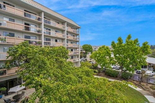 Image of Baywood Apartments (2)