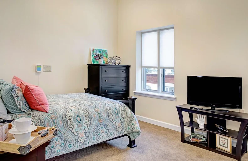 Image of The Colonnades (7)