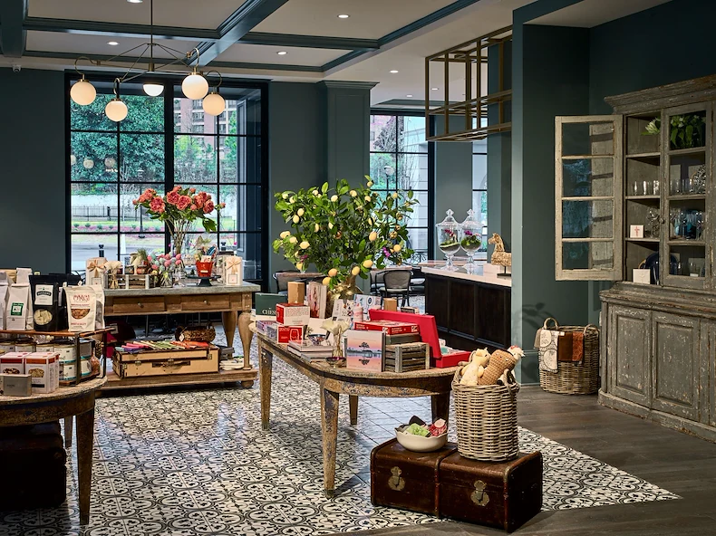 Corso Atlanta senior living community offering independent living, assisted living, memory care, and respite care in Atlanta, GA, elegant on-site store featuring premium goods and gifts