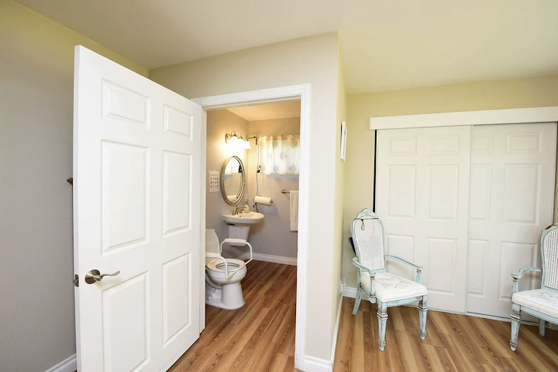 Image of Blue Skies of Laguna Hills (5)