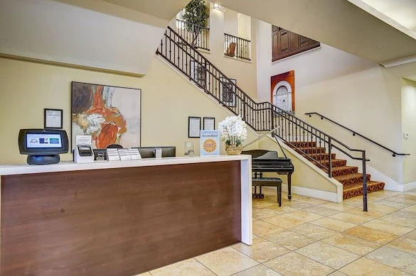 Image of Peninsula Del Rey (2)