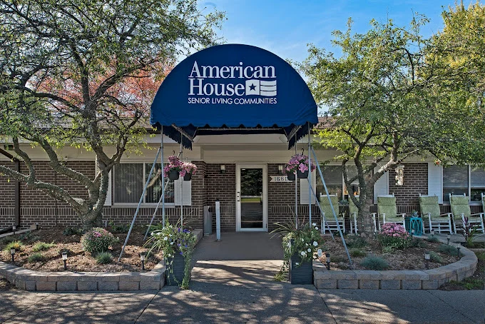 American House Westland Venoy senior living community offering independent living, assisted living, and respite care in Westland, MI, front entrance