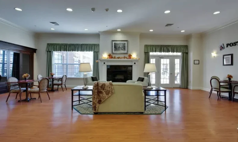 Image of Waltonwood Cary Parkway (6)