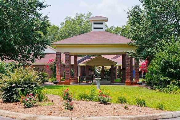 Image of Woodbridge of Clinton (1)