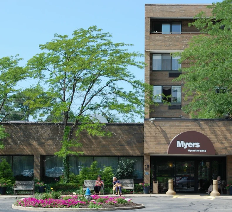 Image of R. H. Myers Apartments (1)