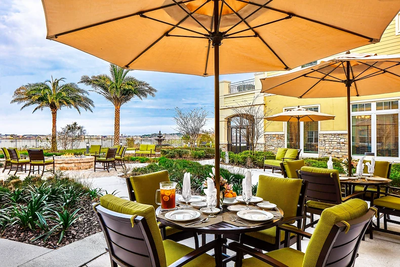 Sonata Windermere Assisted Senior Living in FL Patio