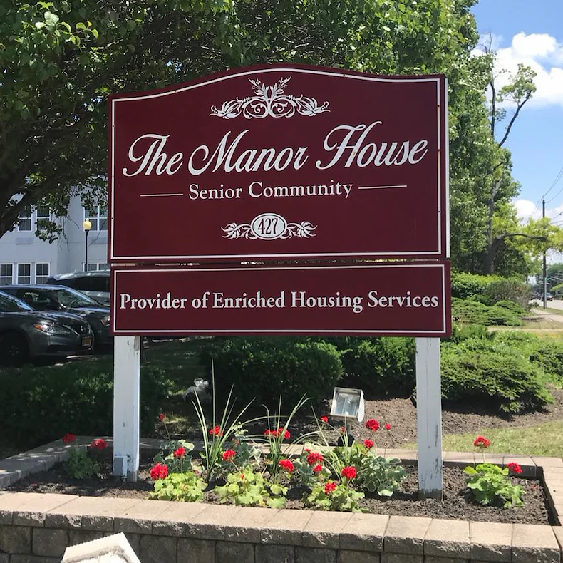 Image of Manor House (2)