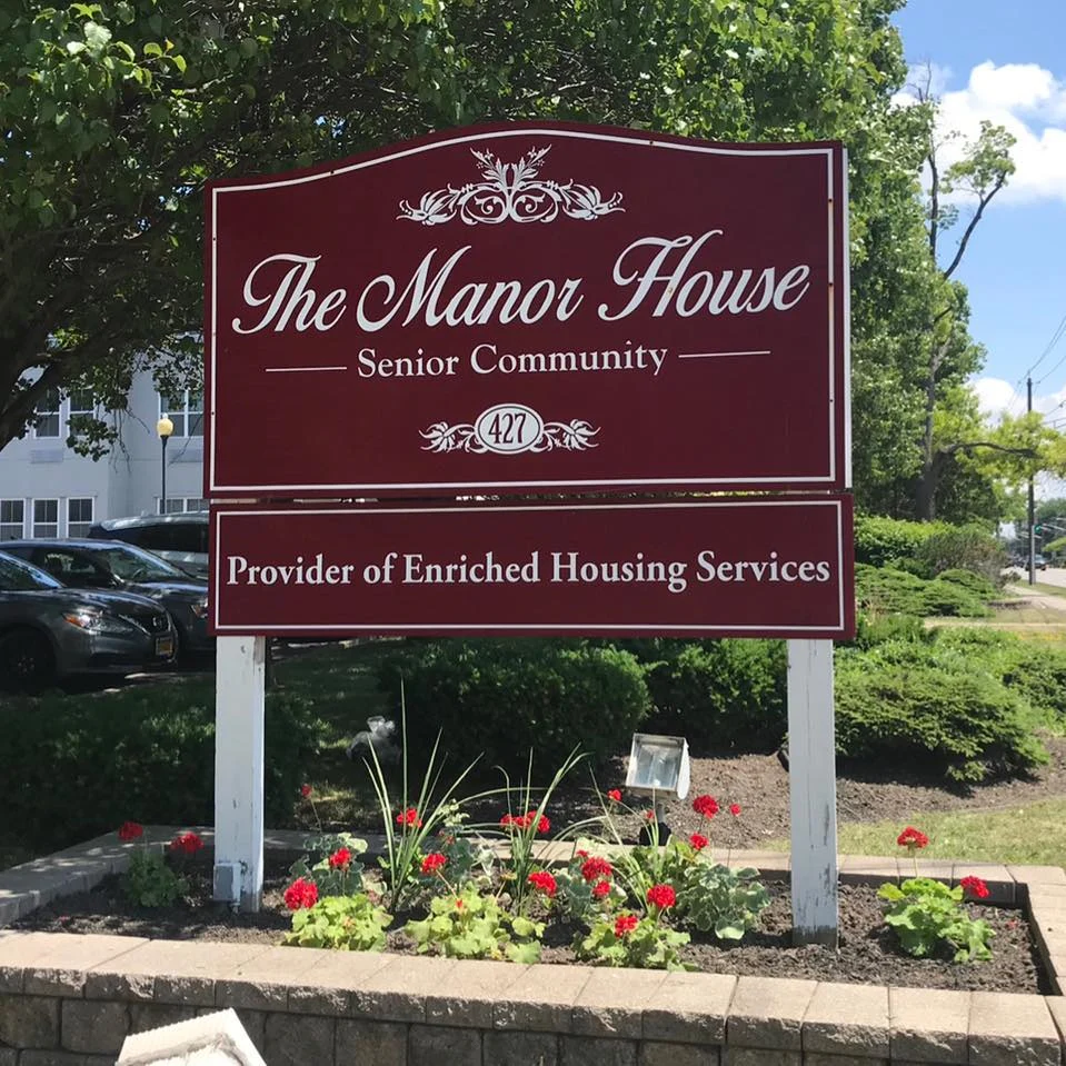 Image of Manor House (2)