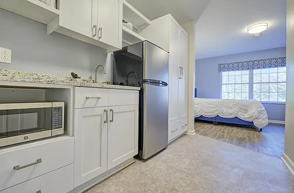 Charter Senior Living of Charlotte apartment kitchen