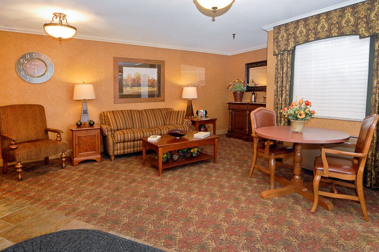 Image of Columbine Manor Care Center (6)