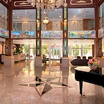 Allendale Senior Living, senior living community offering assisted living, memory care, and respite care in Allendale, NJ, elegant lobby